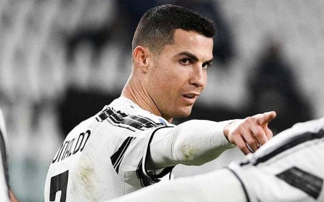 C.ロナウド、DFお手上げ“跳びすぎヘッド弾”に海外反響「誰もこんなことできない」