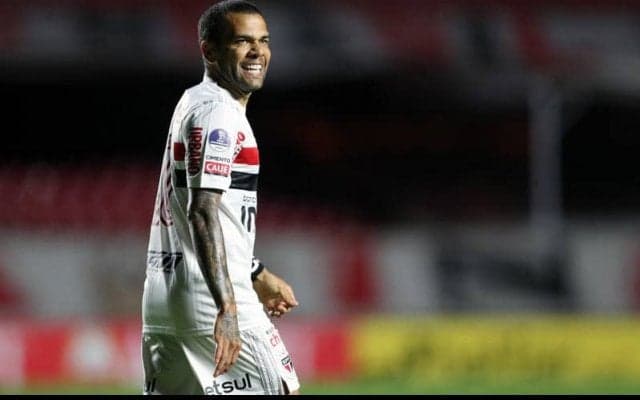 ダニエウ・アウベスの16年ぶりの無冠が決定