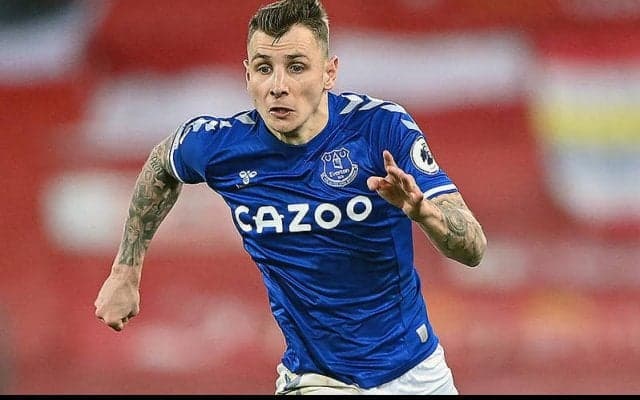 エバートン、リーグ屈指の左SBディーニュと契約延長!　「ここで続けたいという気持ちはハッキリしていた」