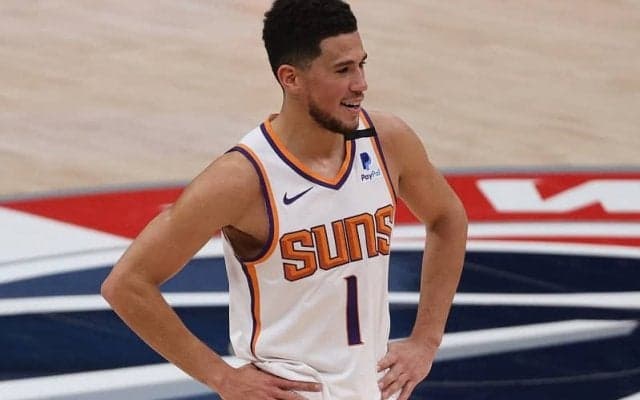 ケガで離脱しているデイビスに代わり、サンズのデビン・ブッカーがオールスター選出