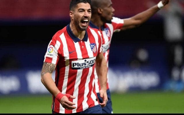  “噛みつき”スアレス、CLの一幕で新たな技を編み出す！OBたちは「叱った甲斐があった(笑)」