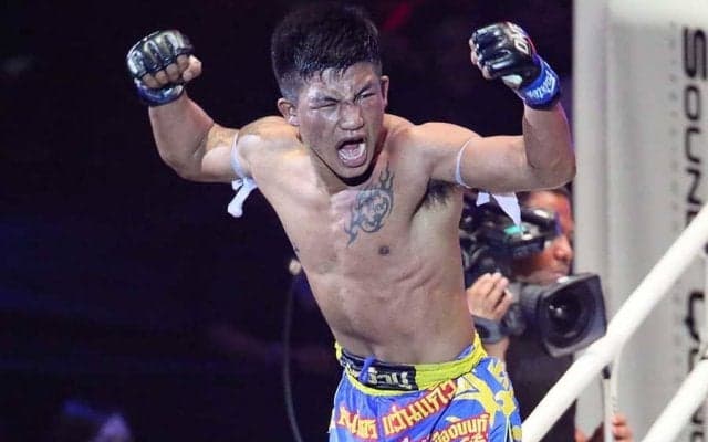 顔面へのパンチを全被弾　ONE王者のノーガード挑発に海外仰天「これ最高」「狂気だ」