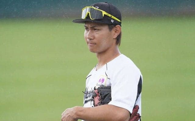 「はにかむ笑顔にクラクラ」　2球2発、ロッテ藤原＆岡の2Sにファン歓喜