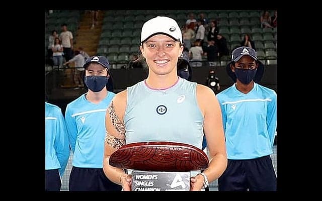  19歳シフィオンテクが2勝目 