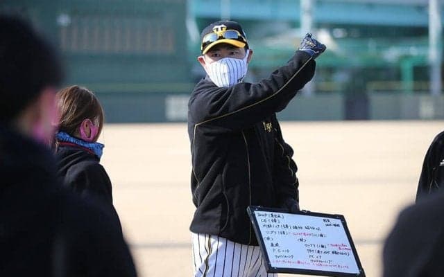 「タイガースの誇りと責任を」新設の女子チーム率いる球団OB監督が目指す姿は？
