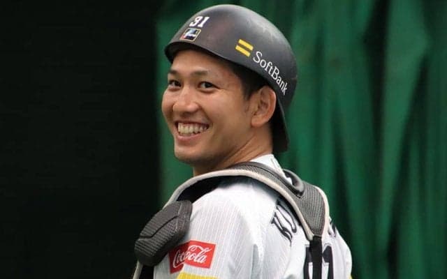 鷹の密かな“アキレス腱”　栗原陵矢の捕手起用に込められた工藤監督の思惑とは？