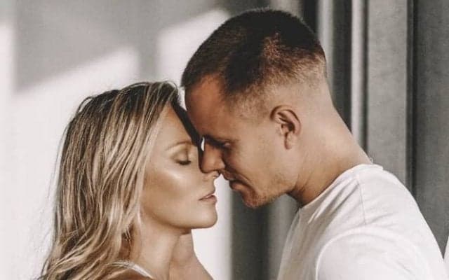 バルサ守護神のパートナーは才色兼備の姉さん女房【バルサ選手WAGs紹介】