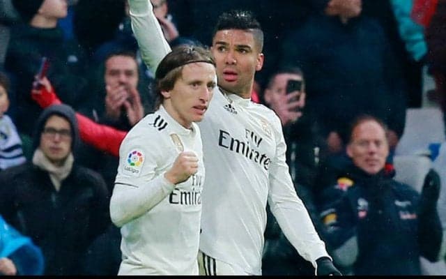 カゼミロがミサイルのような弾丸シュートでベルナベウを沸かせる/2018-19【スーパーゴール図鑑/レアル・マドリー編】