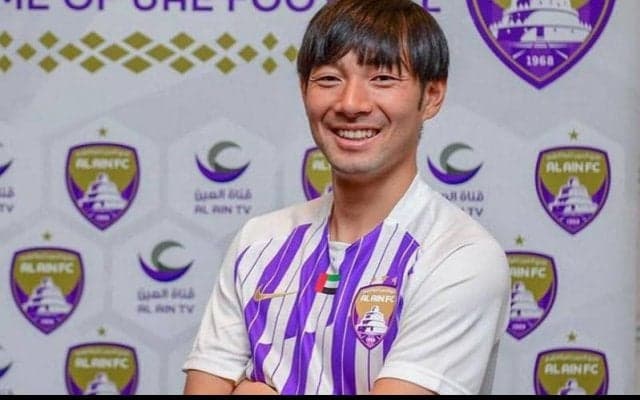 花束に笑顔！今季絶望と報じられたMF中島翔哉がインスタで状態を報告「まずは最善だと感じる治療をする」