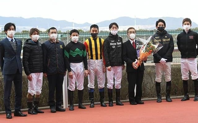 【JRA】西浦勝一厩舎の転厩馬一覧　テリトーリアルは野中厩舎、ブラックムーンは辻野厩舎へ