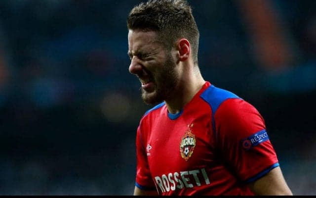 CKなのにフラッグを蹴ってしまう“珍プレー”、意外な結果に!?