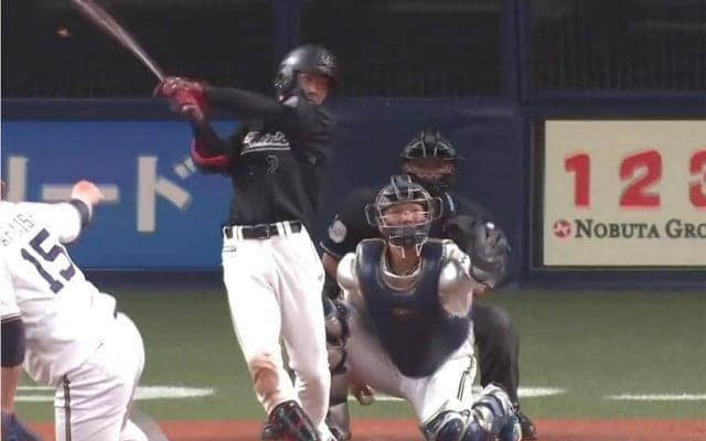 ロッテ藤原、柳田彷彿の“変態打”　差し込まれながらの逆方向に「いや、伸びおかしい」