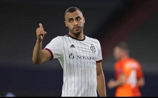 戦慄のジャンピングボレー！落ちてきたボールに完璧に合わせたアクロバティックなゴール【インクレディブル・ゴールズ】