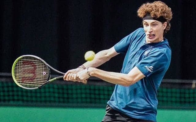 「無責任すぎる」　仏22歳の“変則ラケット投げ”に海外物議「こんな事するなんて」