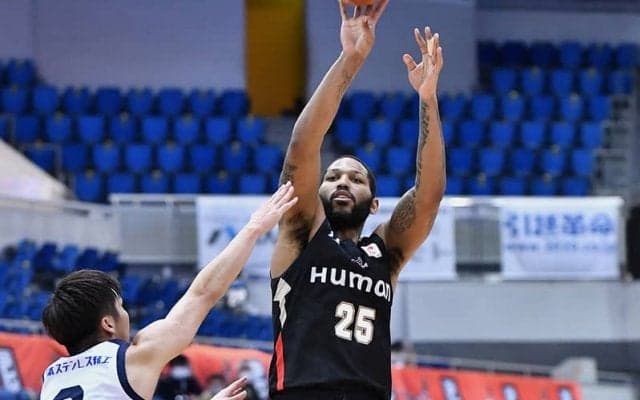 ニュービルがチーム最多19得点の活躍…大阪エヴェッサがホームで信州ブレイブウォリアーズを下す