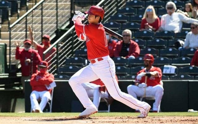 【MLB】大谷翔平、驚愕のバックスクリーン越え1号2ラン　自己最長143メートルの超特大弾