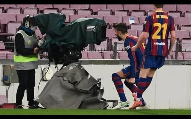 バルサ 0-2から逆転突破...ピケが土壇場で同点弾  セビージャ撃破で国王杯決勝進出