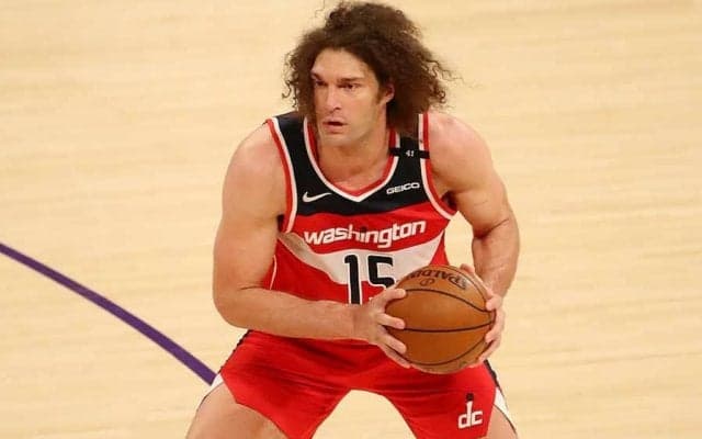 親日の八村同僚、今度はサムライブルー10番で会場入り　ファン興奮「シンジカガワ」