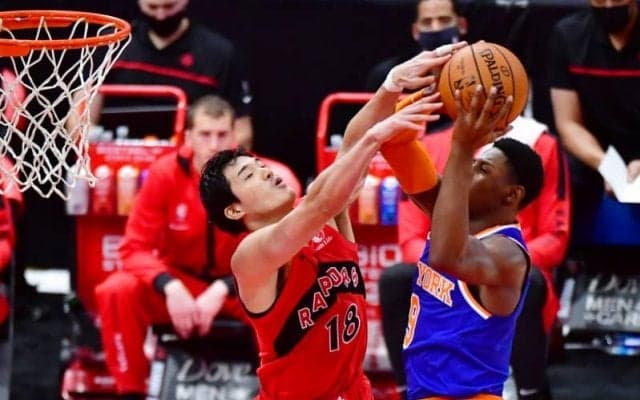 渡邊雄太がアンソニー・エドワーズに受けた豪快ダンクについて「ブロックにいかない選択肢はありえない」