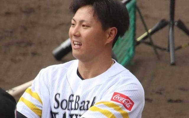 “ドラ1佐藤”はホークスも凄い　阪神の佐藤輝がデビュー弾なら鷹の佐藤直は鬼肩披露