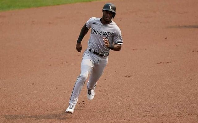 【MLB】好守？走塁ミス？　「5-2-3-2」トリプルプレーに米反響「何やってんの？（笑）」