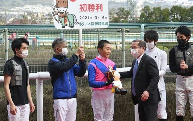 【阪神1R・3歳未勝利】ルーキー小沢大仁騎手が初騎乗初勝利！ナムラタイタン産駒もJRA初V