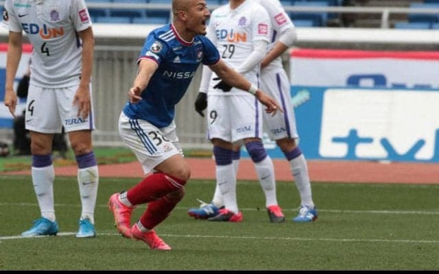 前田大然2得点の横浜FM、2点差追いつきPK2つの広島と3-3ドロー【明治安田J1第2節】