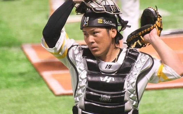 「ただ抑えるだけじゃなく…」　鷹・甲斐が語った捕手がオープン戦で行う準備とは？