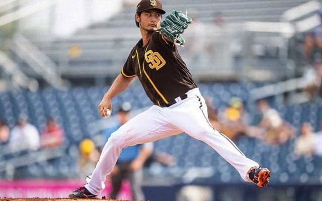 【MLB】ダルビッシュが2回4奪三振発進　米メディア珍要求「片目を閉じて投げるべき」