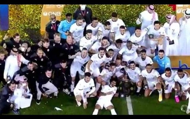 チャビ アルサッドで初のリーグタイトルを獲得、無敗で優勝を手にする