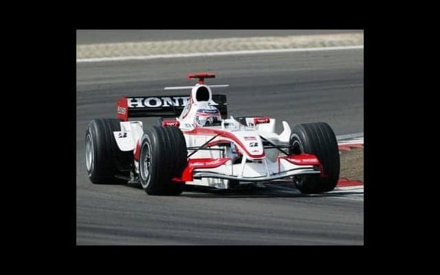 佐藤琢磨×鈴木亜久里、F1で夢のタッグ。オールジャパン体制にファン熱狂