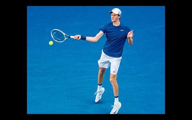  19歳シナー 死闘制し初戦突破 