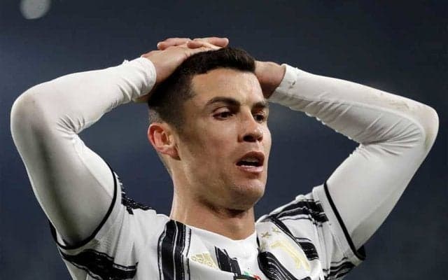 C.ロナウドの「あんな姿見たくない」　FK壁で背向けた決定的瞬間に海外識者は辛辣