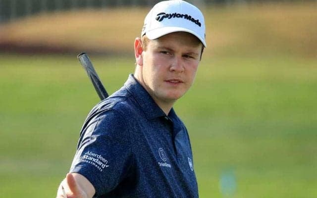 “背面片手チップイン”の衝撃拡大　米専門誌も絶賛「すでに大会ベストショット披露」