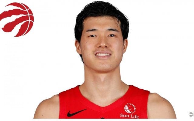 渡邊雄太（ラプターズ）が対ホークス戦で3得点 - 荒波のNBA後半戦に始動