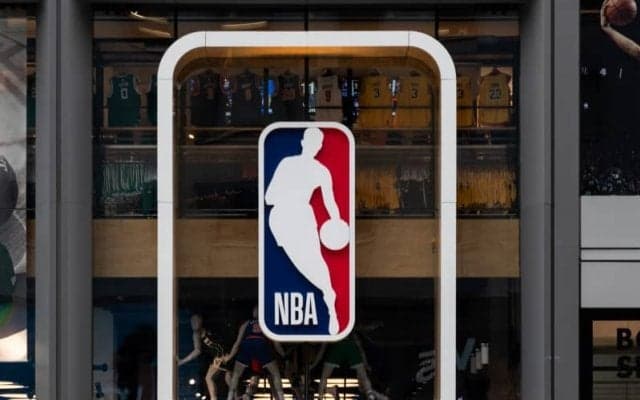 NBAのコービーロゴ希望論、ドック・リバースやアダム・シルバーは否定的な見解を示す