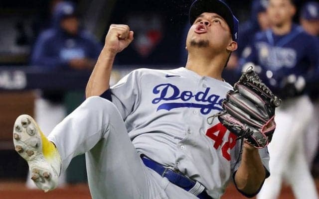 【MLB】ド軍右腕の超ド派手私服コーデにファン仰天「ビースト」「超格好いい」