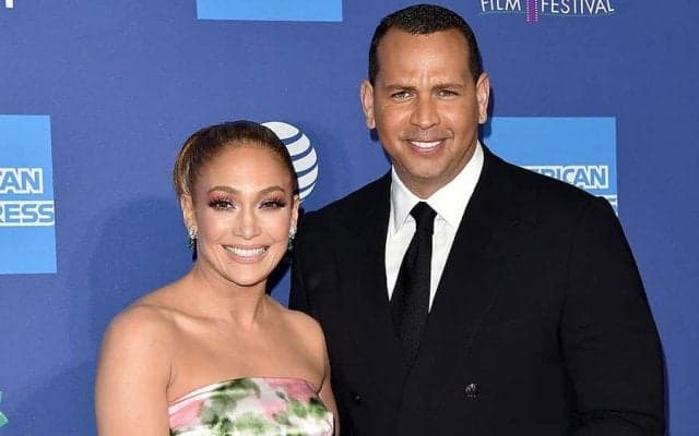 Aロッド＆Jロー、“762億円”セレブカップルが破局　婚約から2年「以前から兆候が…」