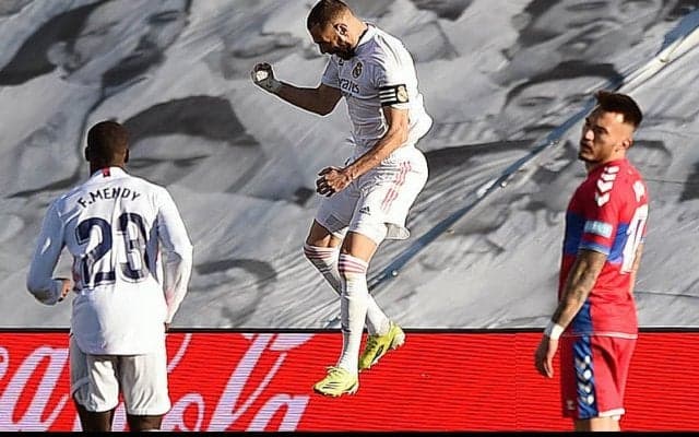 ベンゼマがスーペルゴラッソで劇的逆転勝利に導く!　S・ラモス＆アザール復帰のマドリーがCLアタランタ戦に弾み《ラ・リーガ》