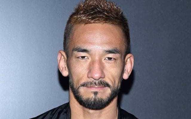 中田英寿、1000万円超“白BMW”と写った1枚に海外ファンも注目「Kakoi desu ne」