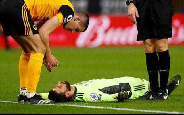 治療に15分…脳震とうで退場のGKルイ・パトリシオは無事、ヌーノ監督はルールに苦言「これが最後ではない」