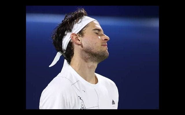  ティーム 初戦敗退の波乱 