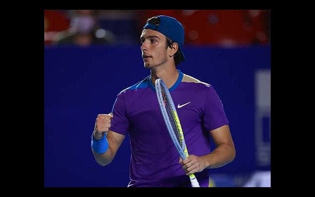  19歳新星 シュワルツマン破る 