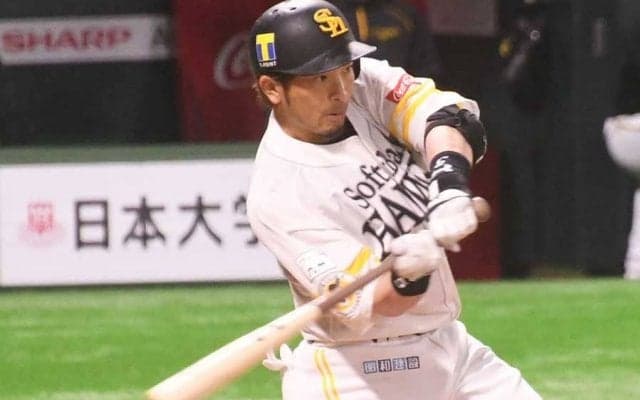 鷹・松田宣浩が2021年初「熱男～！」　DeNAドラ1入江から実戦初アーチ