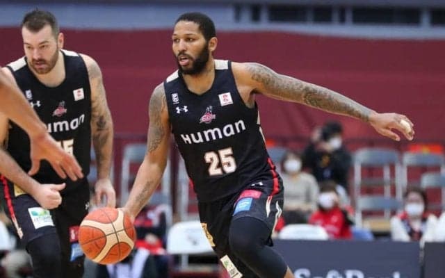 大阪が追いすがる三遠を振り切り4連勝達成…ニュービルがBリーグキャリアハイに並ぶ34得点