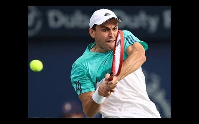  全豪躍進のカラツェフ 8強へ 