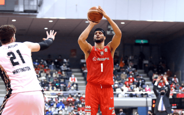 地区2位同士の対決は千葉が先勝、4選手が2ケタ得点