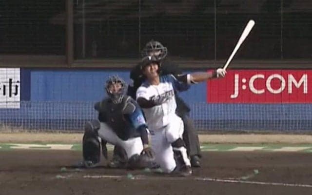 日ハムドラ6今川、イースタン開幕戦でプロ1号！　4番スタメンで左手1本の技あり弾