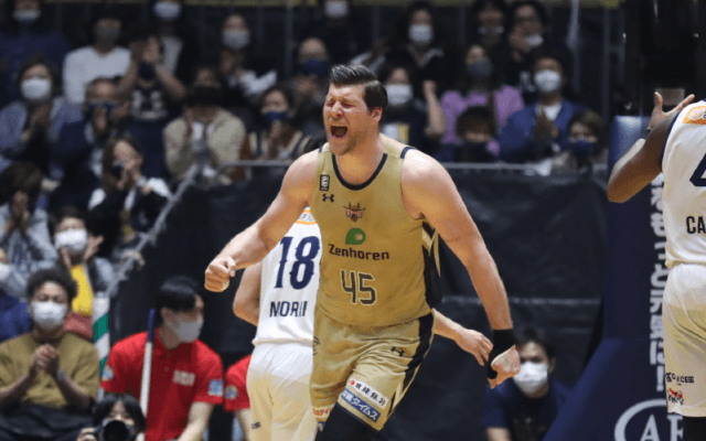 琉球が広島に20点差の完勝、クーリーが22得点14リバウンドの“ダブルダブル”