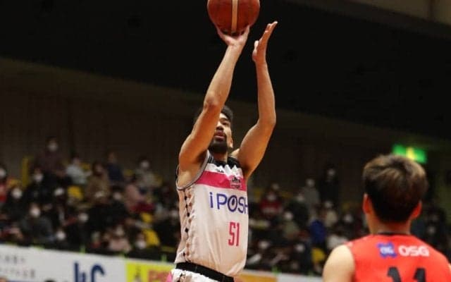 勝負どころの3ポイントシュートに泣いた三遠ネオフェニックス、秋田ノーザンハピネッツに5点差の惜敗